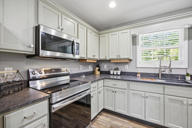 2704 Quarles Road, Rocky Face, GA 30740