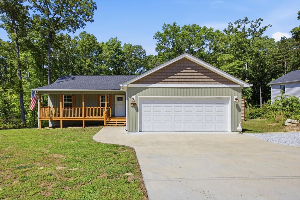 2704 Quarles Road, Rocky Face, GA 30740