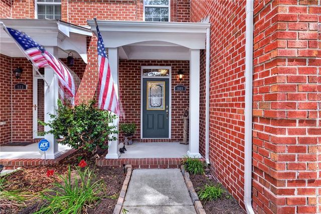 909 Long Beeches AVE, Chesapeake, VA 23320
