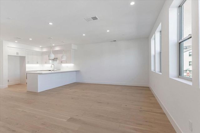 2739 Oak Road, Walnut Creek, CA 94597