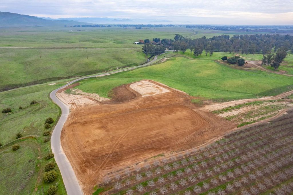 Image 1 of property listing at 12855 Biglione Drive, Clovis, CA 93619