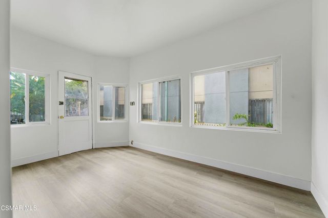638 N Bunker Hill Avenue, Los Angeles, CA 90012