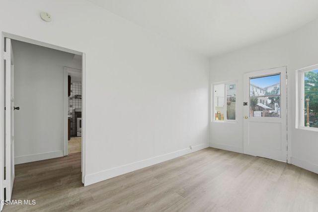 638 N Bunker Hill Avenue, Los Angeles, CA 90012