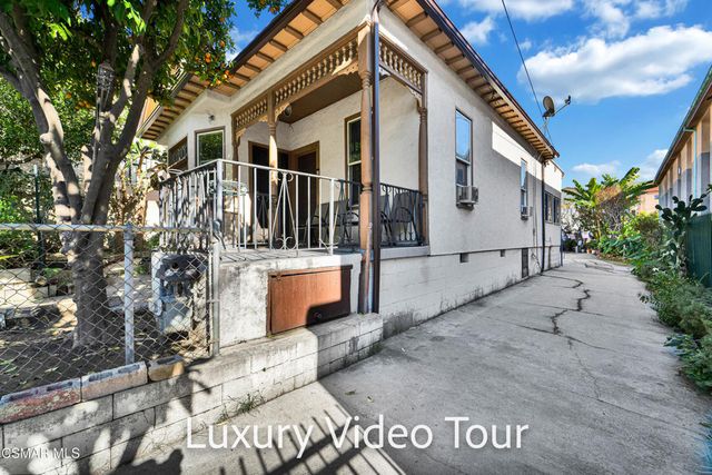 638 N Bunker Hill Avenue, Los Angeles, CA 90012
