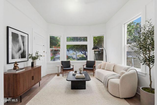 638 N Bunker Hill Avenue, Los Angeles, CA 90012