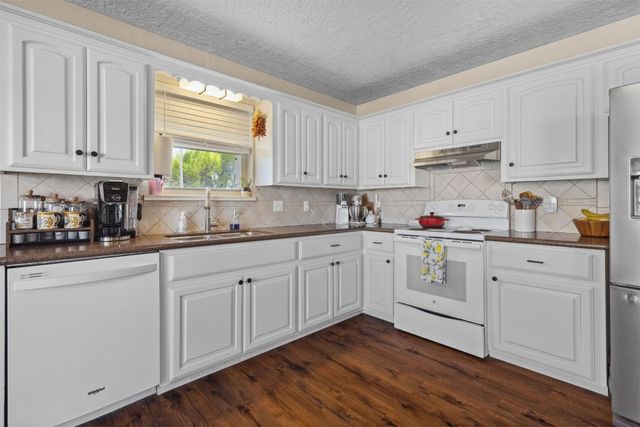 1 Misty Glenn Drive, Chickasha, OK 73018