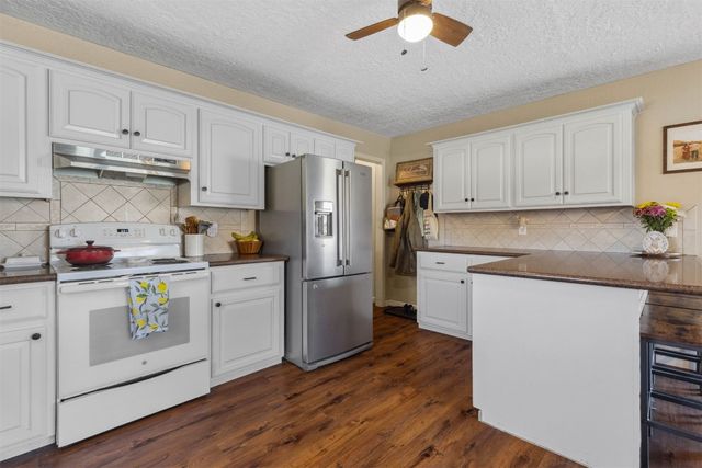 1 Misty Glenn Drive, Chickasha, OK 73018
