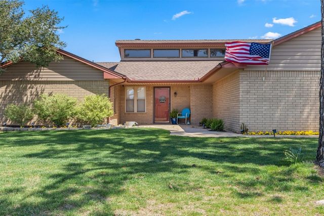1 Misty Glenn Drive, Chickasha, OK 73018