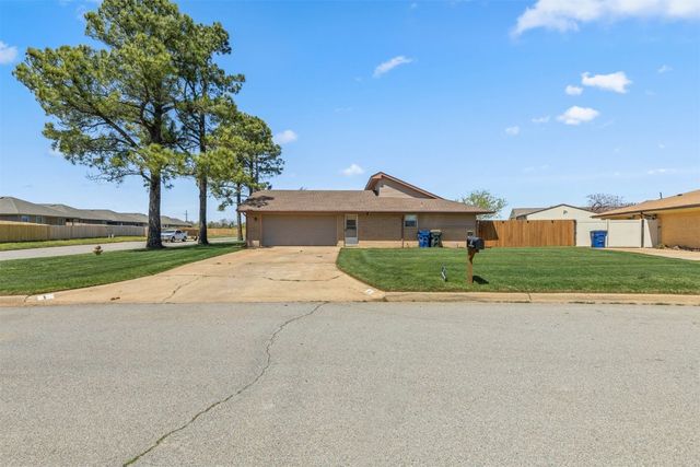 1 Misty Glenn Drive, Chickasha, OK 73018