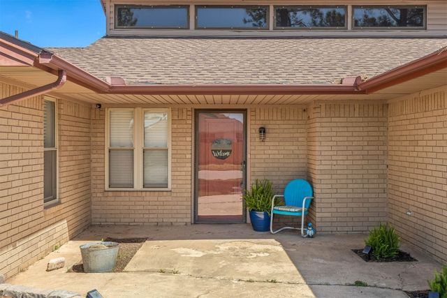 1 Misty Glenn Drive, Chickasha, OK 73018