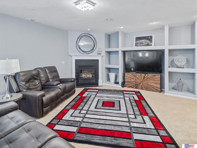 9360 Whispering Wind Road, Lincoln, NE 68512