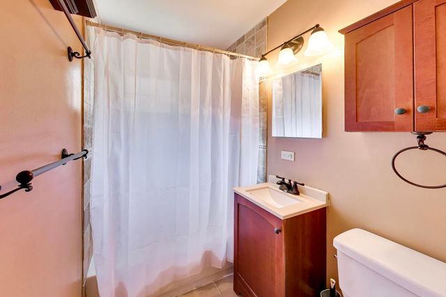 3844 N PACIFIC Avenue, Chicago, IL 60634