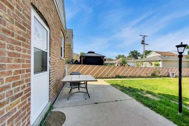 3844 N PACIFIC Avenue, Chicago, IL 60634