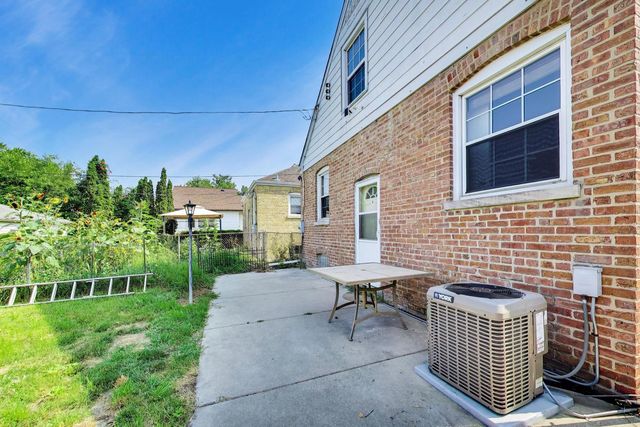 3844 N PACIFIC Avenue, Chicago, IL 60634