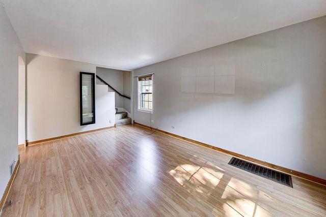 3844 N PACIFIC Avenue, Chicago, IL 60634