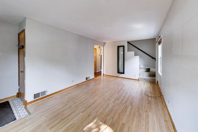 3844 N PACIFIC Avenue, Chicago, IL 60634
