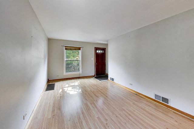 3844 N PACIFIC Avenue, Chicago, IL 60634