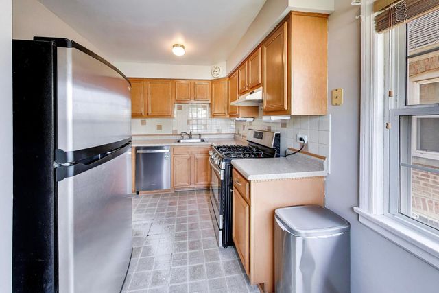 3844 N PACIFIC Avenue, Chicago, IL 60634