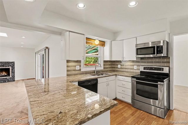 25503 Arden Park Drive, Farmington Hills, MI 48336