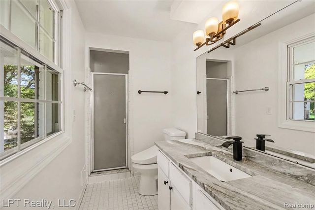 25503 Arden Park Drive, Farmington Hills, MI 48336