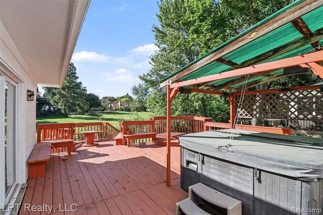 25503 Arden Park Drive, Farmington Hills, MI 48336