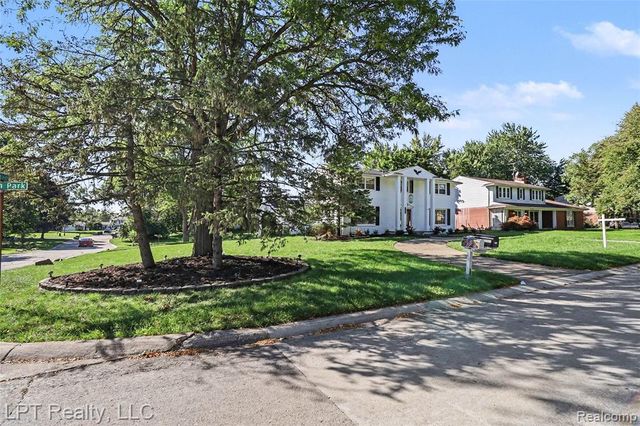 25503 Arden Park Drive, Farmington Hills, MI 48336