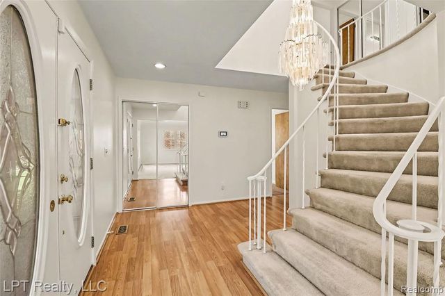 25503 Arden Park Drive, Farmington Hills, MI 48336