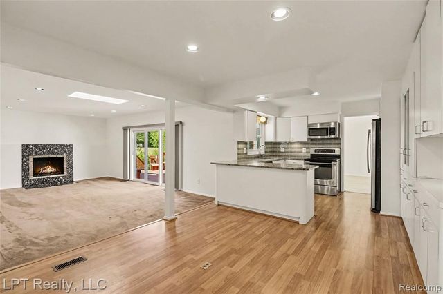 25503 Arden Park Drive, Farmington Hills, MI 48336