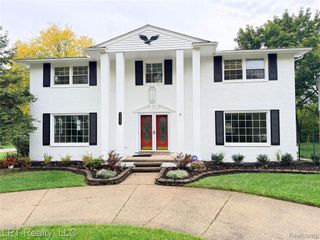 25503 Arden Park Drive, Farmington Hills, MI 48336