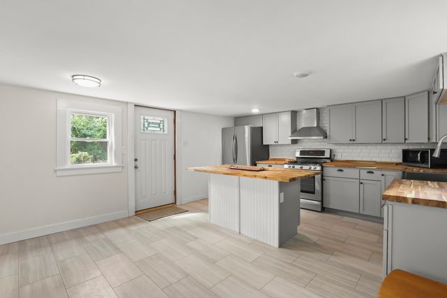 200 Great Neck Rd, Wareham, MA 02571