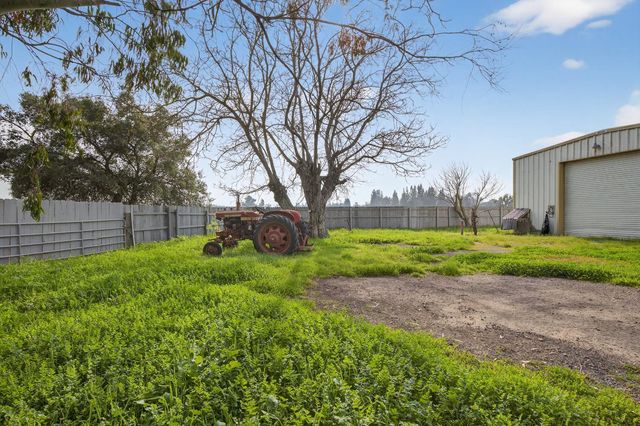 27350 Thornton Rd, Thornton, CA 95686