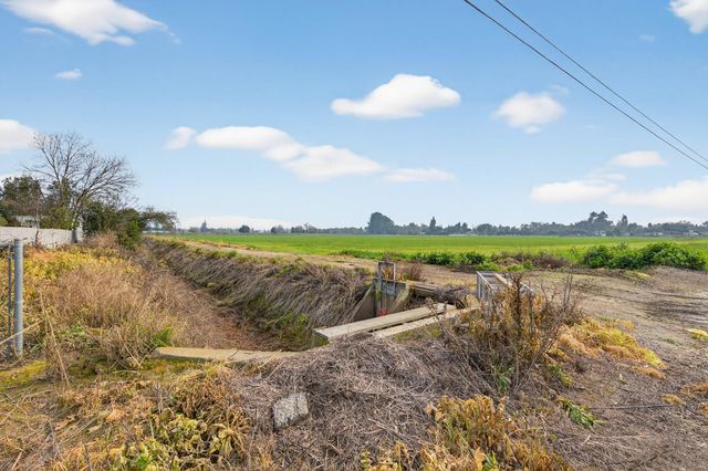 27350 Thornton Rd, Thornton, CA 95686