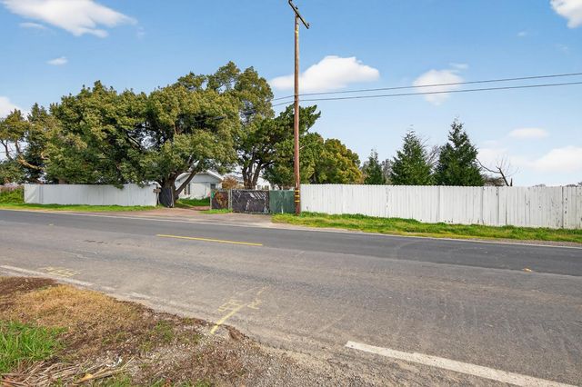 27350 Thornton Rd, Thornton, CA 95686