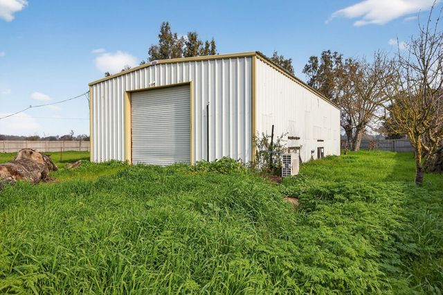 27350 Thornton Rd, Thornton, CA 95686