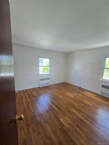 10 Alsop Street 2, Valley Stream, NY 11581