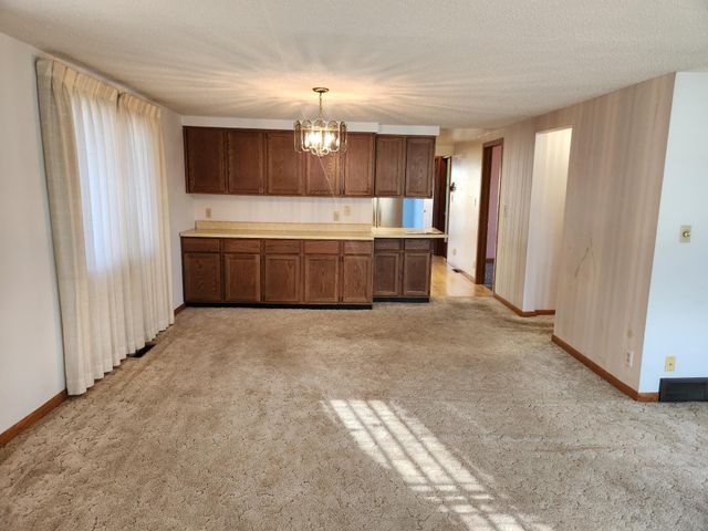 1317 Frank Avenue, Albert Lea, MN 56007