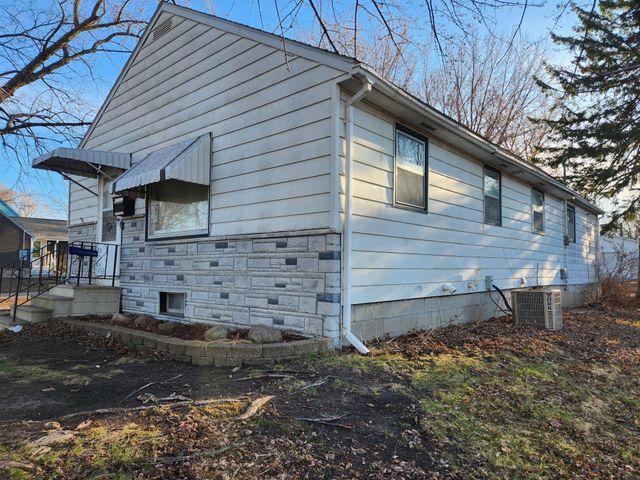 1317 Frank Avenue, Albert Lea, MN 56007