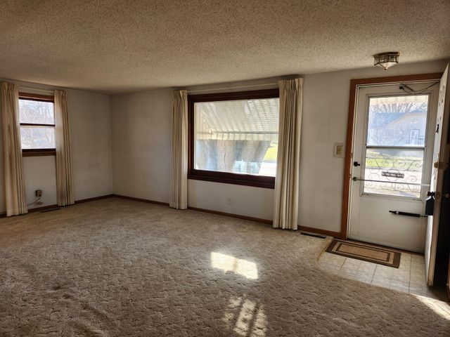 1317 Frank Avenue, Albert Lea, MN 56007