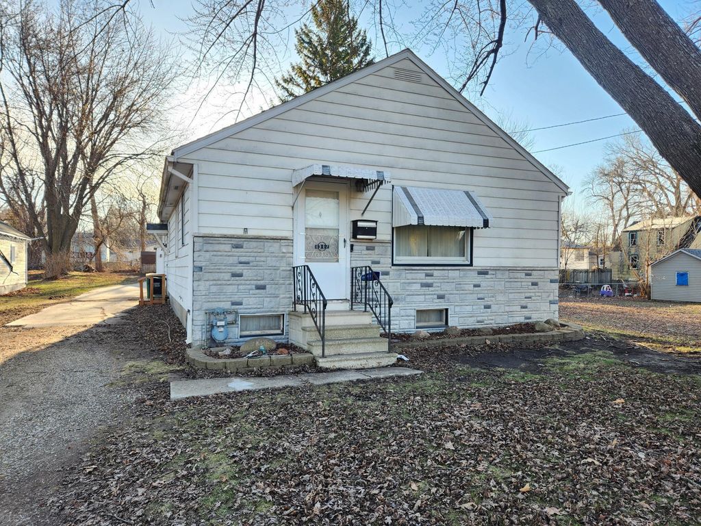 1317 Frank Avenue, Albert Lea, MN 56007