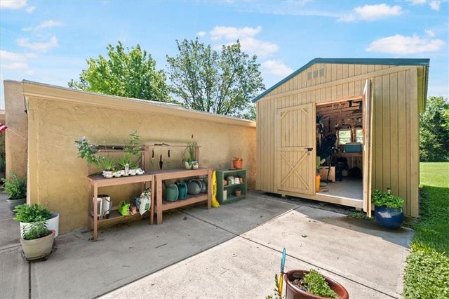 37603 E 163rd Street, Pleasant Hill, MO 64080