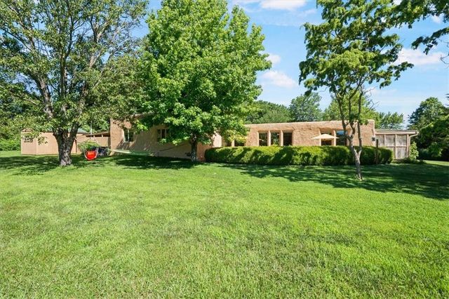 37603 E 163rd Street, Pleasant Hill, MO 64080