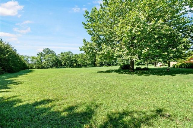 37603 E 163rd Street, Pleasant Hill, MO 64080