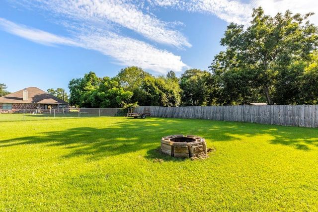 780 Sudduth Drive, Bridge City, TX 77611