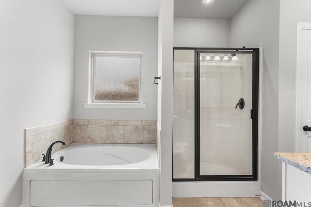 32445 Curtis Cove Ln, Denham Springs, LA 70706