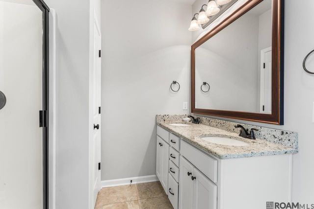 32445 Curtis Cove Ln, Denham Springs, LA 70706