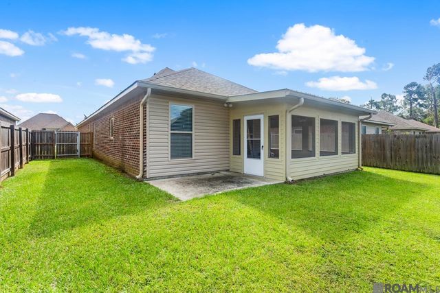 32445 Curtis Cove Ln, Denham Springs, LA 70706