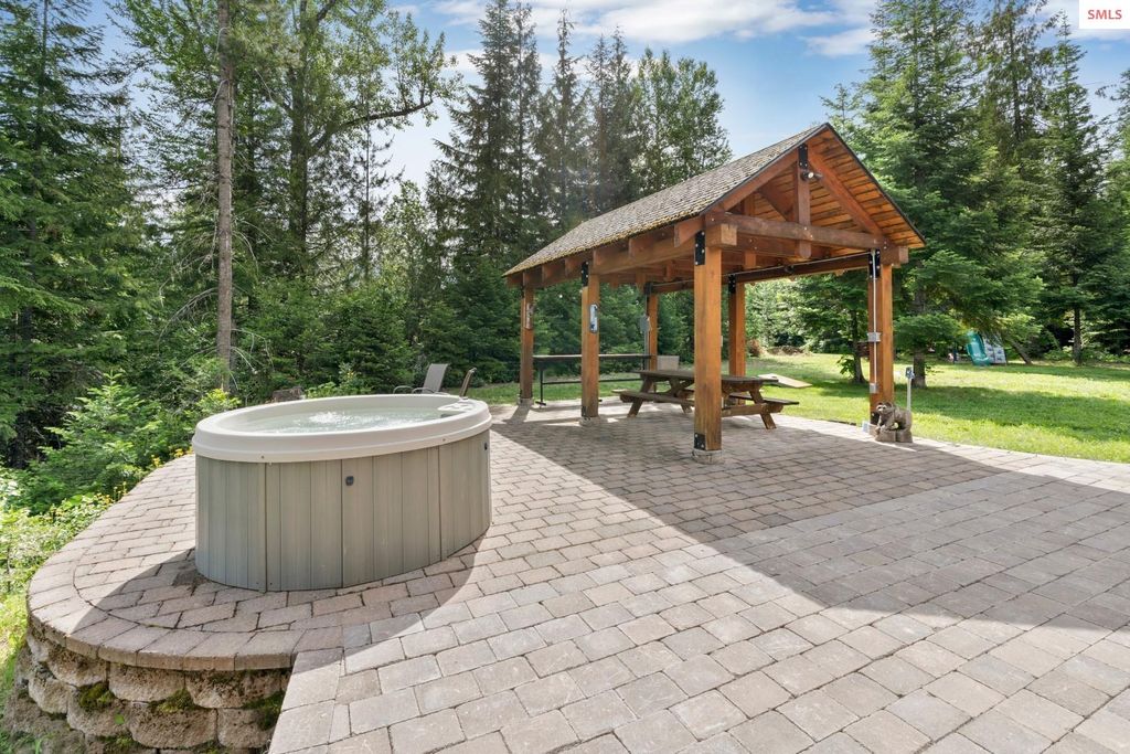 360 Shamrock Ln, Sandpoint, ID 83864 photo 13