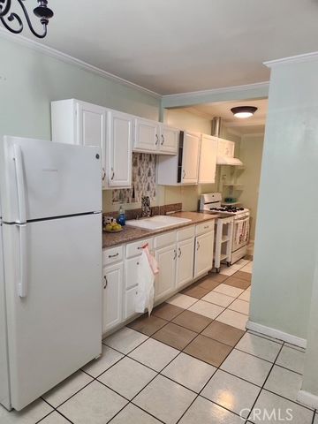 7437 Irvine, North Hollywood (los Angeles), CA 91605