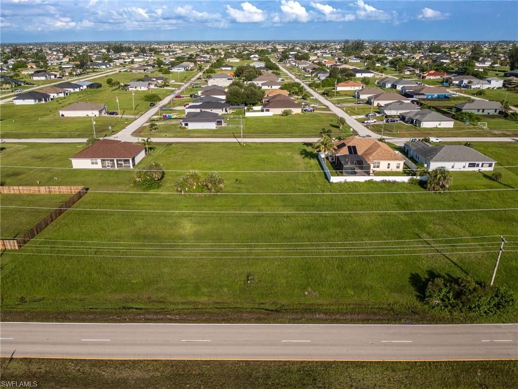816 El Dorado BLVD N, CAPE CORAL, FL 33993 — photo 2