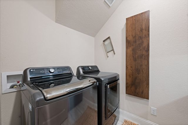 408 Blue Daze Court, Burleson, TX 76028